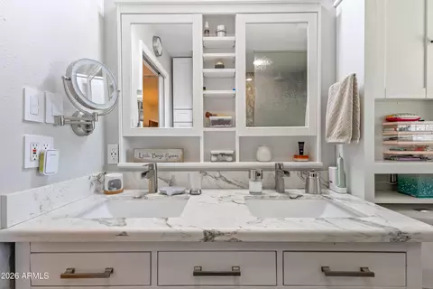 Bath - 4345 E Sequoia Trl, Phoenix, AZ 85044 photo 2 of 3