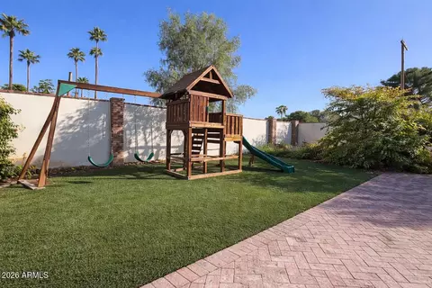 Exterior - 21 E Saint Charles Ave, Phoenix, AZ 85042 photo 2 of 7