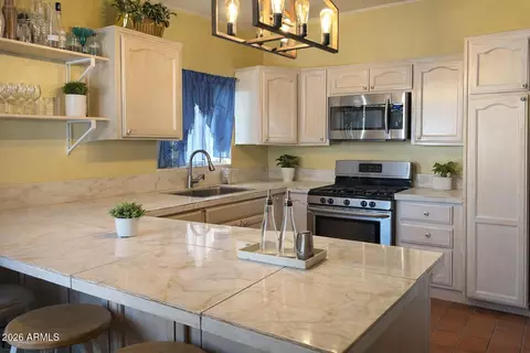 Kitchen - 21 E Saint Charles Ave, Phoenix, AZ 85042 photo 1 of 1