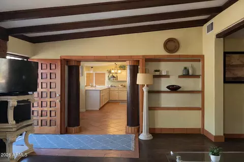 Entry Way - 21 E Saint Charles Ave, Phoenix, AZ 85042 photo 2 of 3