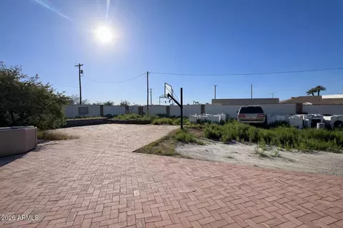 Exterior - 21 E Saint Charles Ave, Phoenix, AZ 85042 photo 5 of 7