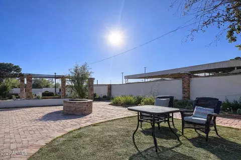 Exterior - 21 E Saint Charles Ave, Phoenix, AZ 85042 photo 3 of 7