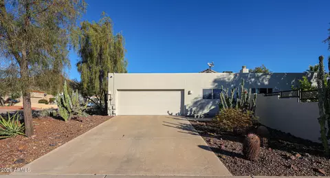 Exterior - 8401 N 16th Pl, Phoenix, AZ 85020 photo 12 of 13