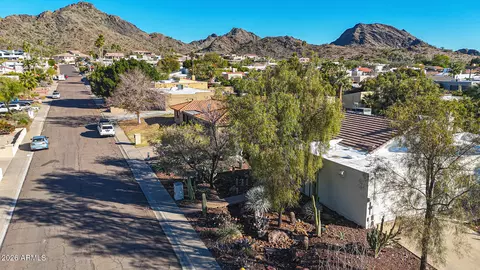 View/Area - 8401 N 16th Pl, Phoenix, AZ 85020 photo 6 of 7