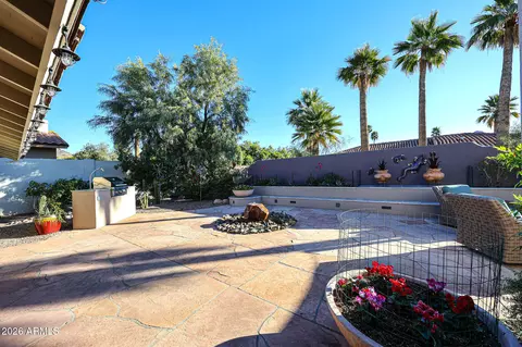 Exterior - 8401 N 16th Pl, Phoenix, AZ 85020 photo 5 of 13