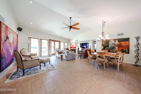 Living - 8401 N 16th Pl, Phoenix, AZ 85020 photo 2 of 5