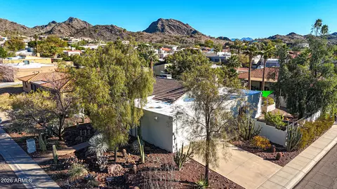 View/Area - 8401 N 16th Pl, Phoenix, AZ 85020 photo 5 of 7