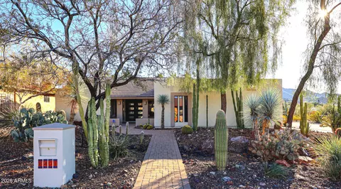 8401 N 16th Pl, Phoenix, AZ 85020