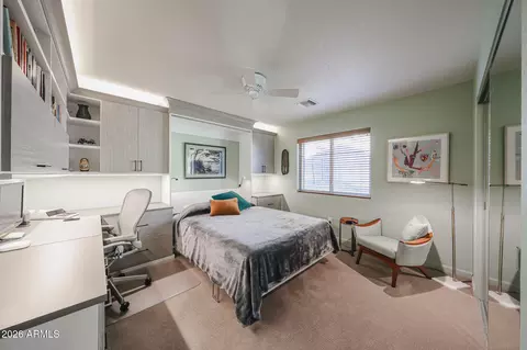 Bedroom - 8401 N 16th Pl, Phoenix, AZ 85020 photo 5 of 9