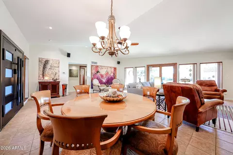 Dining - 8401 N 16th Pl, Phoenix, AZ 85020 photo 1 of 3