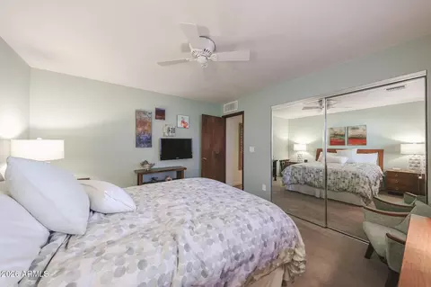Bedroom - 8401 N 16th Pl, Phoenix, AZ 85020 photo 7 of 9