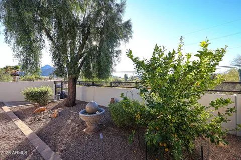 Exterior - 8401 N 16th Pl, Phoenix, AZ 85020 photo 10 of 13