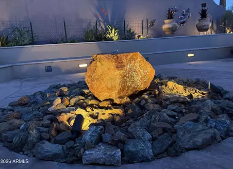 Exterior - 8401 N 16th Pl, Phoenix, AZ 85020 photo 9 of 13