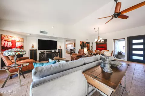 Living - 8401 N 16th Pl, Phoenix, AZ 85020 photo 3 of 5