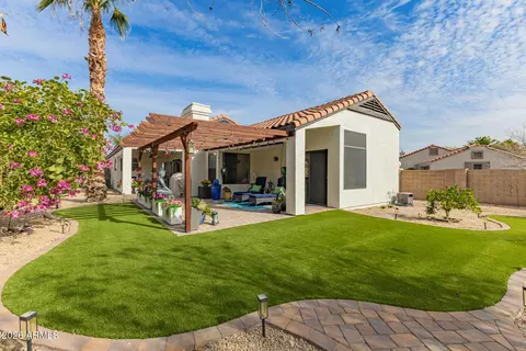 8629 W Maui Ln, Peoria, AZ 85381