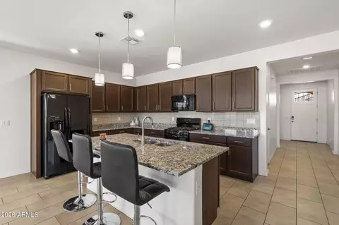Kitchen - 2818 W Minton St, Phoenix, AZ 85041 photo 4 of 4