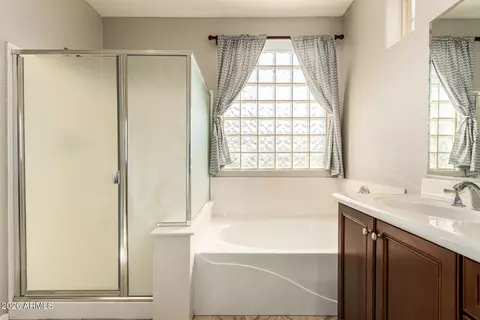Bath - 4285 E Cullumber Ct, Gilbert, AZ 85234 photo 2 of 4