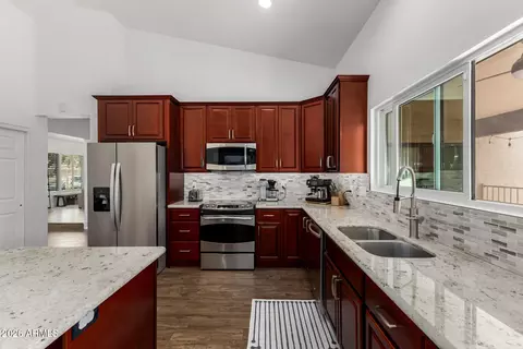Kitchen - 3711 E Goldfinch Gate Ln, Phoenix, AZ 85044 photo 3 of 4