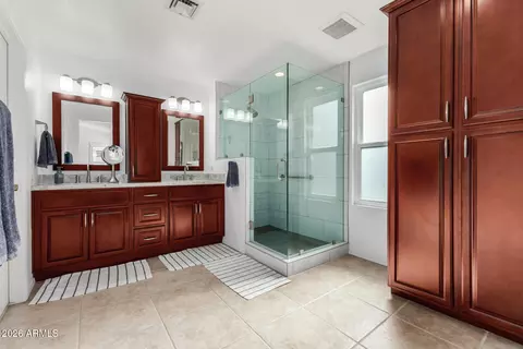 Bath - 3711 E Goldfinch Gate Ln, Phoenix, AZ 85044 photo 2 of 3
