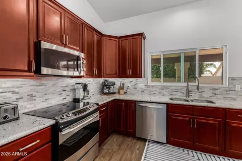 Kitchen - 3711 E Goldfinch Gate Ln, Phoenix, AZ 85044 photo 4 of 4