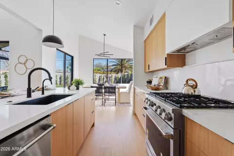 Kitchen - 1246 E Oregon Ave, Phoenix, AZ 85014 photo 3 of 4