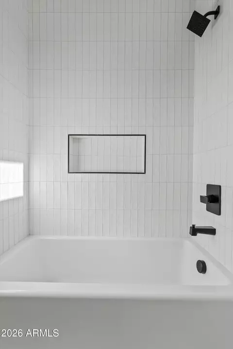 Bath - 1246 E Oregon Ave, Phoenix, AZ 85014 photo 8 of 8