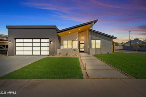 Exterior - 1246 E Oregon Ave, Phoenix, AZ 85014 photo 2 of 8