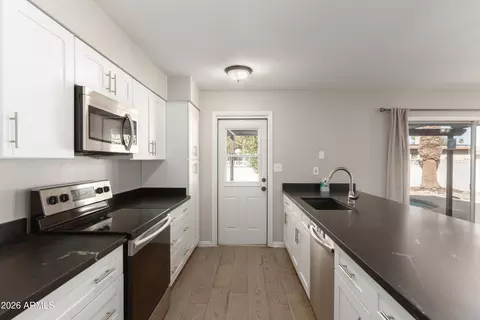 Kitchen - 1874 E Geneva Dr, Tempe, AZ 85282 photo 2 of 3