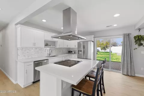 Kitchen - 2030 E Whitton Ave, Phoenix, AZ 85016 photo 2 of 4