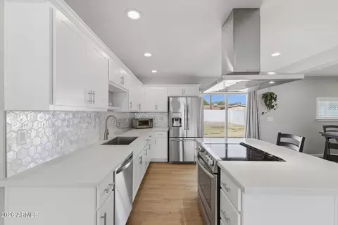 Kitchen - 2030 E Whitton Ave, Phoenix, AZ 85016 photo 1 of 4