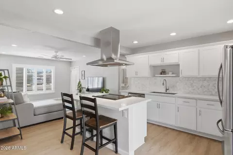 Kitchen - 2030 E Whitton Ave, Phoenix, AZ 85016 photo 3 of 4