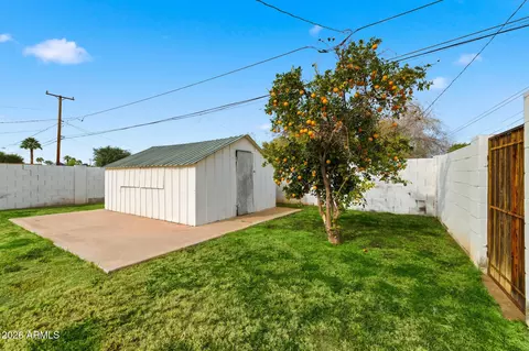Exterior - 2030 E Whitton Ave, Phoenix, AZ 85016 photo 6 of 6