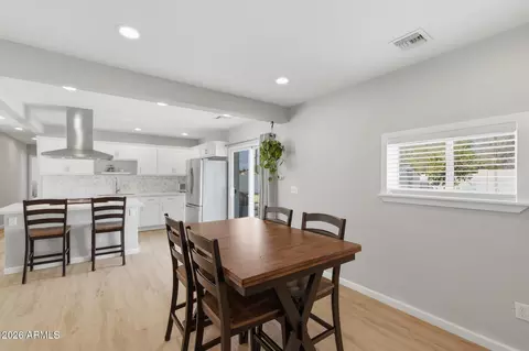 Dining - 2030 E Whitton Ave, Phoenix, AZ 85016 photo 2 of 3