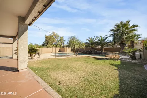 Exterior - 1813 E Beverly Rd, Phoenix, AZ 85042 photo 3 of 3