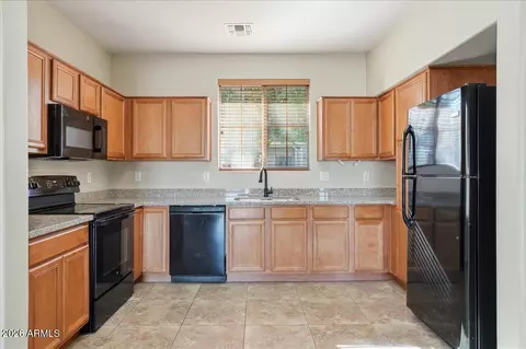 Kitchen - 1915 E Oxford Ln, Gilbert, AZ 85295 photo 1 of 3