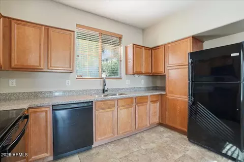 Kitchen - 1915 E Oxford Ln, Gilbert, AZ 85295 photo 3 of 3