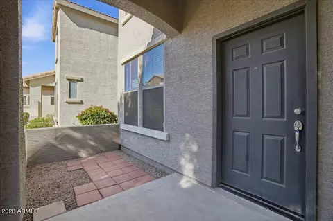 Exterior - 1915 E Oxford Ln, Gilbert, AZ 85295 photo 4 of 7
