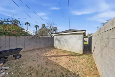 Exterior - 1117 E Fern Dr N, Phoenix, AZ 85014 photo 4 of 7