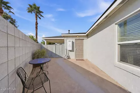 Exterior - 1117 E Fern Dr N, Phoenix, AZ 85014 photo 2 of 7