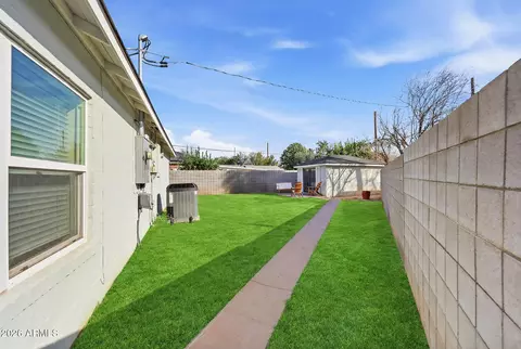 Exterior - 1117 E Fern Dr N, Phoenix, AZ 85014 photo 6 of 7