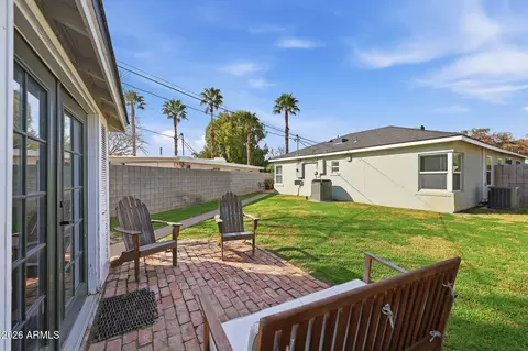Exterior - 1117 E Fern Dr N, Phoenix, AZ 85014 photo 3 of 7