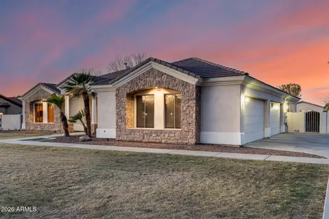Exterior - 2742 E Villa Park Ct, Gilbert, AZ 85298 photo 8 of 22