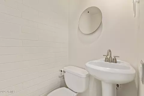 Bath - 4411 N 40th St #55, Phoenix, AZ 85018 photo 1 of 2
