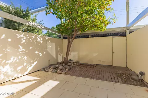Exterior - 4411 N 40th St #55, Phoenix, AZ 85018 photo 5 of 11