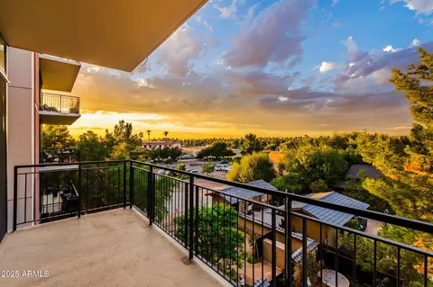 208 W Portland St #360, Phoenix, AZ 85003