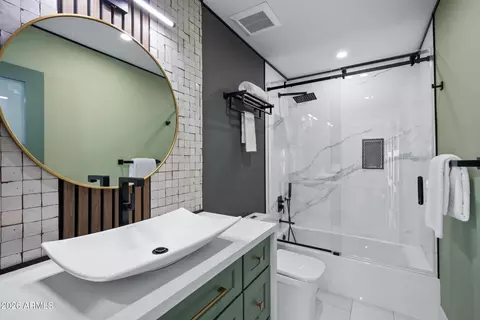Bath - 3616 E Fairmount Ave, Phoenix, AZ 85018 photo 7 of 7