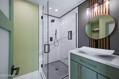 Bath - 3616 E Fairmount Ave, Phoenix, AZ 85018 photo 6 of 7