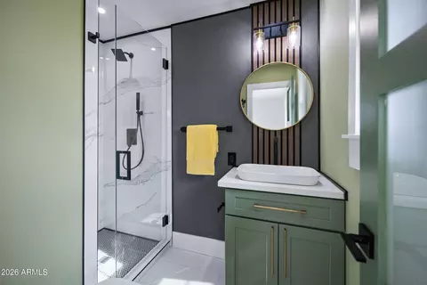 Bath - 3616 E Fairmount Ave, Phoenix, AZ 85018 photo 5 of 7
