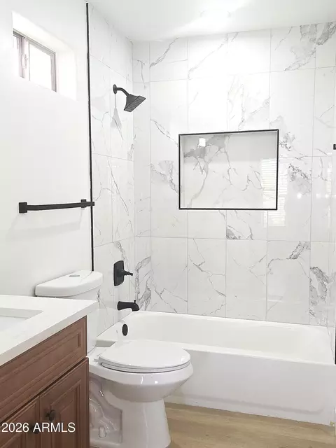 Bath - 720 E Franklin Ave, Mesa, AZ 85204 photo 1 of 2