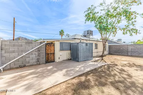Exterior - 8920 N 10th St, Phoenix, AZ 85020 photo 2 of 9